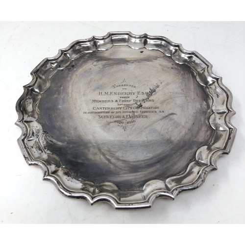 441 - An 18th century style silver salver, with a presentation inscription, London 1932, 23 ozt