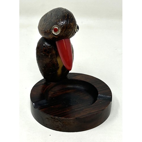 1139 - A novelty ashtray, in the form of a bird