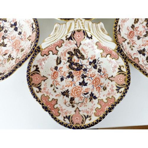 1042 - A 19th century Crown Derby dessert service, comprising three shaped bowls, two oval bowls and twelve... 