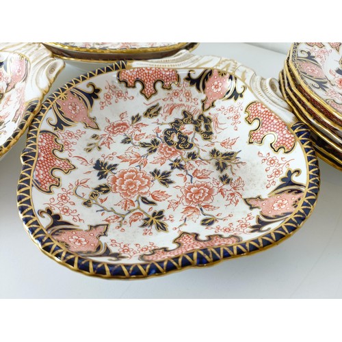 1042 - A 19th century Crown Derby dessert service, comprising three shaped bowls, two oval bowls and twelve... 