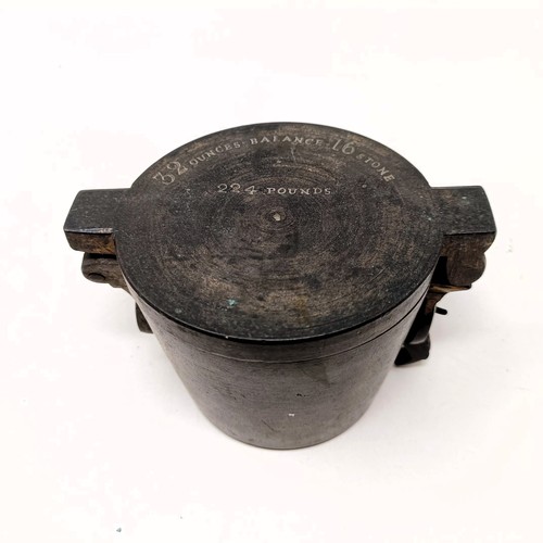 1130 - A graduated set of bronze cup weights