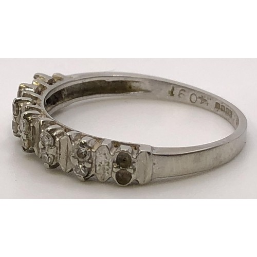 816 - An 18ct white gold and diamond ring, ring size M