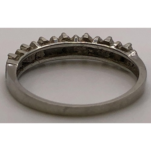 816 - An 18ct white gold and diamond ring, ring size M