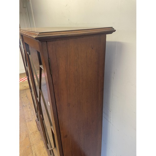 1266 - A mahogany bookcase, 112 cm wide