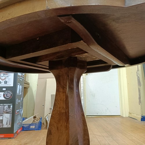 1312 - A 19th century loo table, veneered in burr walnut, 130 cm wide