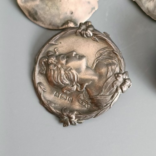 273 - A set of six silver Art Nouveau buttons, decorated a bust portrait of a young lady, Birmingham 1902