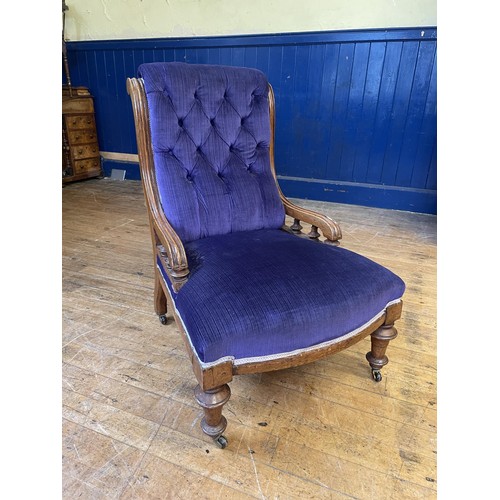 949 - A 19th century mahogany button back chair