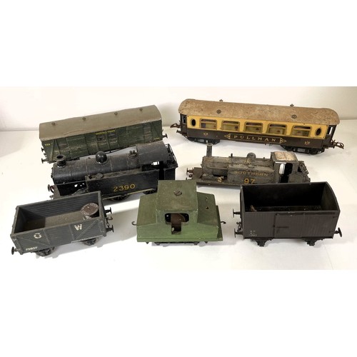 11 - Assorted painted lead railway porters, other figures, O gauge locomotive parts and related items (bo... 