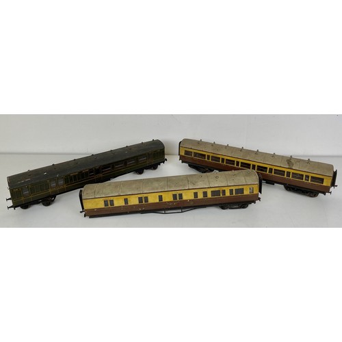 13 - Assorted O gauge carriages, some possibly Leeds Model Co (2 boxes)