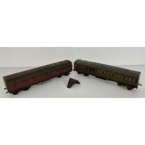 13 - Assorted O gauge carriages, some possibly Leeds Model Co (2 boxes)