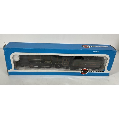 21 - An Airfix OO gauge 4-6-0 locomotive and tender, No 5412-2, and assorted carriages and rolling stock,... 