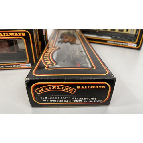 21 - An Airfix OO gauge 4-6-0 locomotive and tender, No 5412-2, and assorted carriages and rolling stock,... 