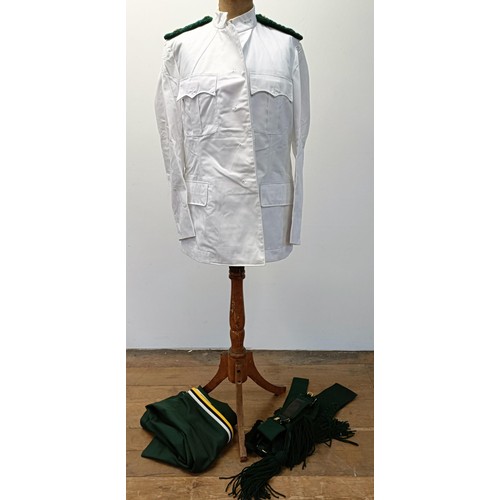 256 - Assorted uniform items, from the Royal Brunei Malay Regiment (qty)