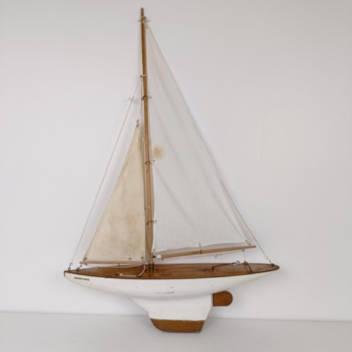 28 - A Star pond yacht, Pacific Star, 50 cm, with a Star vintage box (2)