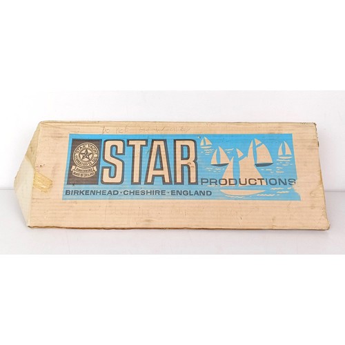 28 - A Star pond yacht, Pacific Star, 50 cm, with a Star vintage box (2)