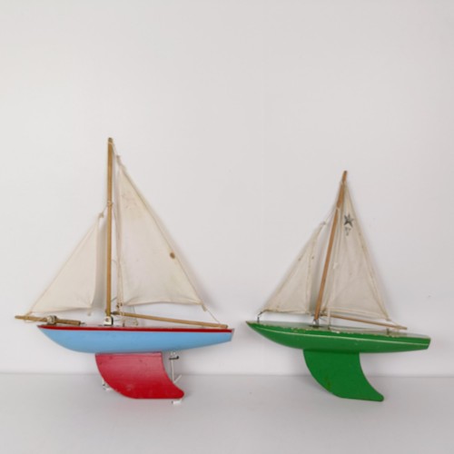 38 - A Star pond yacht, Morwenna, 35 cm, and another, Spica 2, 30 cm (2)