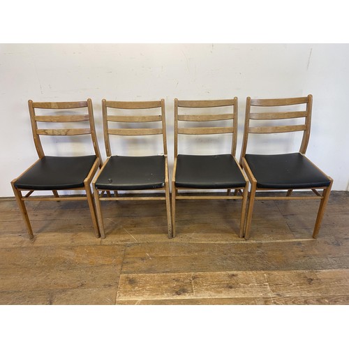 967 - A set of four mid 20th century bar back dining chairs (4)