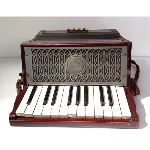 522 - A Paolo Antonio squeezebox, and an Antora squeezebox (2)