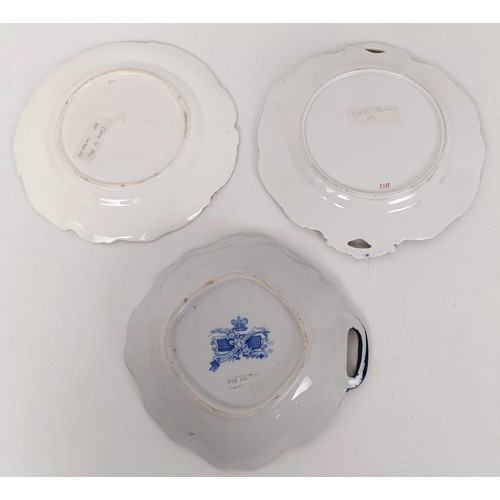 575 - A cabinet plate, decorated flowers, 23 cm diameter, and assorted other plates (qty)