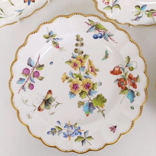 595 - A set of five cabinet plates, decorated flowers and insects, 22 cm diameter (5)