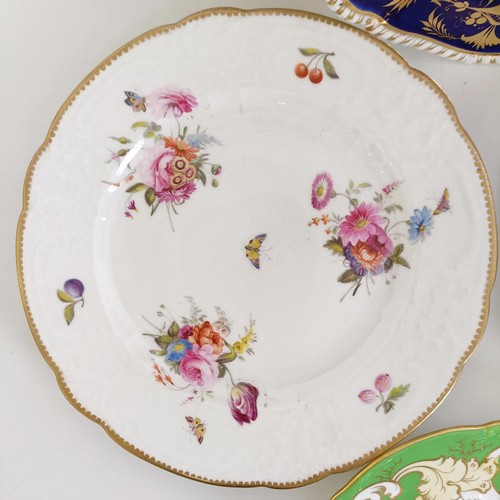 589 - A cabinet plate, decorated flowers, and assorted other plates (qty)