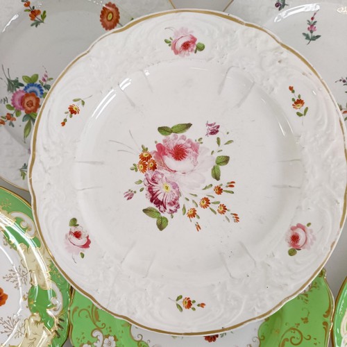 589 - A cabinet plate, decorated flowers, and assorted other plates (qty)