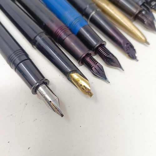 646 - Assorted fountain pens