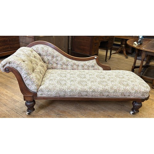 1063 - A mahogany framed chaise longue