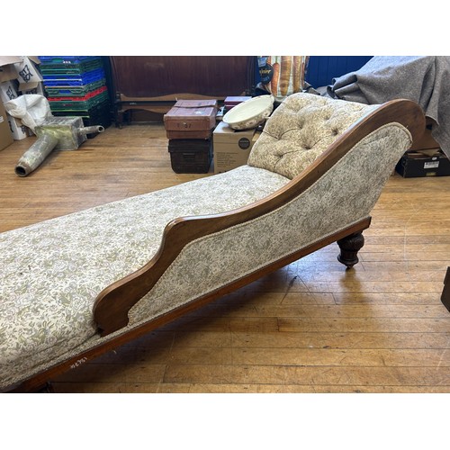 1063 - A mahogany framed chaise longue