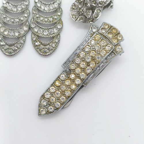 732 - An Art Deco paste brooch, and assorted other similar jewellery