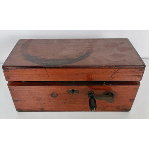 867 - An Improved Curative Magneto Electric Machine, in a mahogany case, 27 cm wide