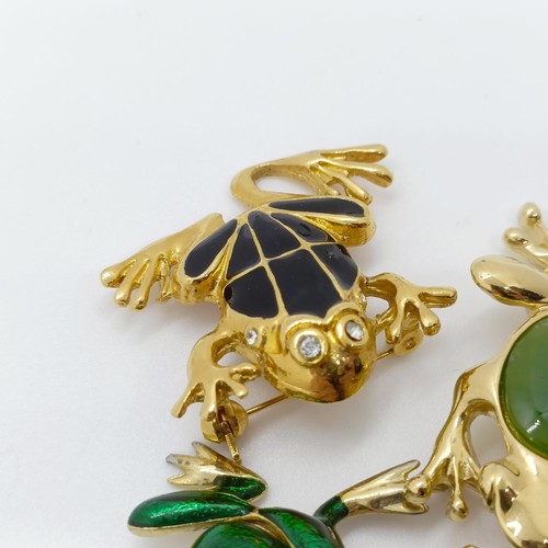 790 - A gilt metal and green stone frog brooch, and three others (4)