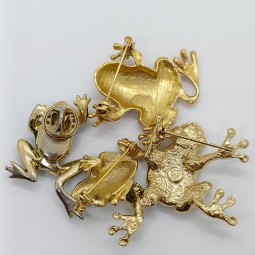 790 - A gilt metal and green stone frog brooch, and three others (4)