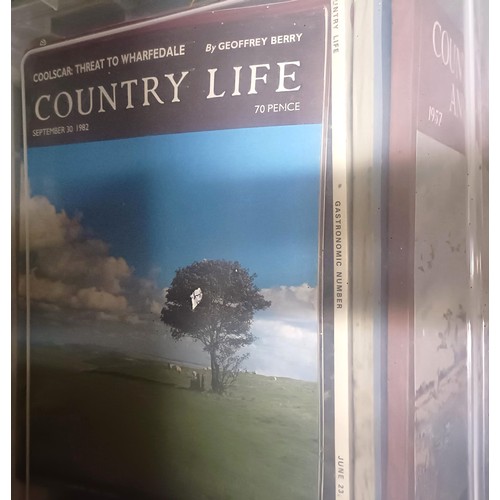 607 - A large collection of Country Life magazines (qty)