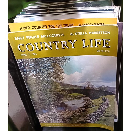 607 - A large collection of Country Life magazines (qty)