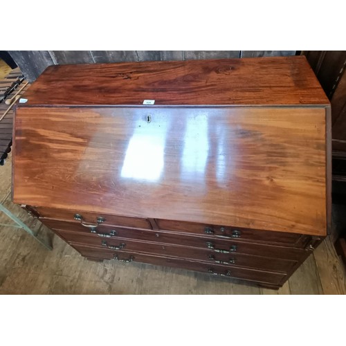 926 - A mahogany bureau, 114 cm wide