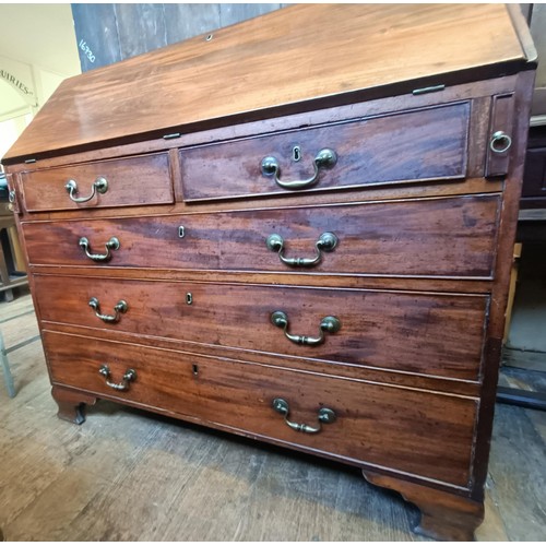 926 - A mahogany bureau, 114 cm wide