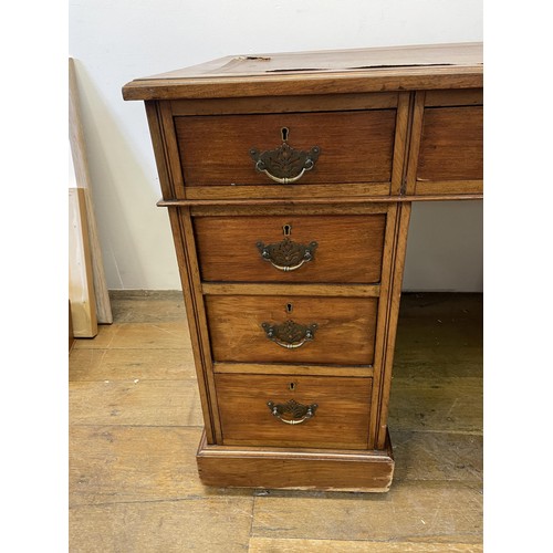 977 - A mahogany pedestal desk, 125 cm wide