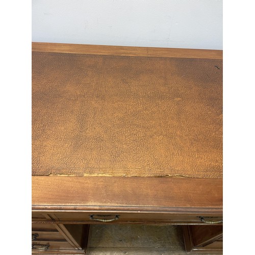 977 - A mahogany pedestal desk, 125 cm wide