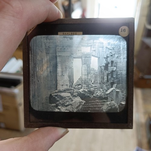 905 - Assorted late 19th/early 20th century glass slides, and other items (box)