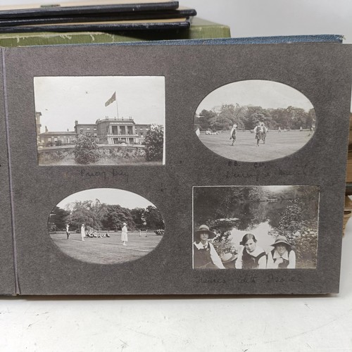 694 - Assorted vintage photograph albums (box)