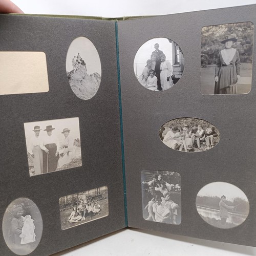 694 - Assorted vintage photograph albums (box)