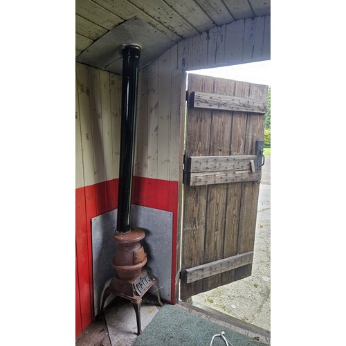 551 - A late 19th/early 20th century shepherd's hut, in largely original condition, with steps and a draw ... 