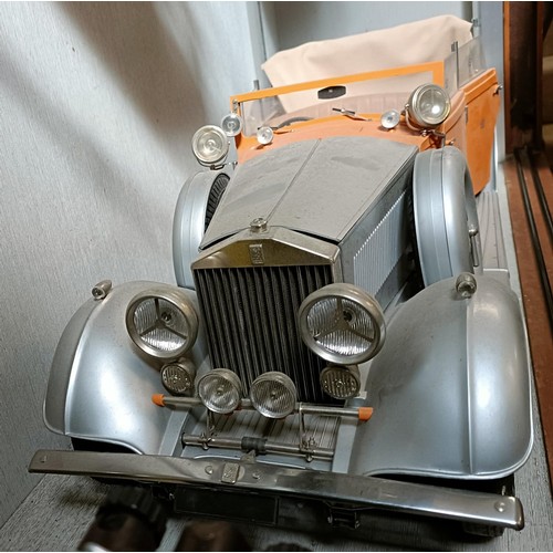 11 - A Pocher 1:8 scale model of a 1934 Rolls-Royce Torpedo Phantom 2