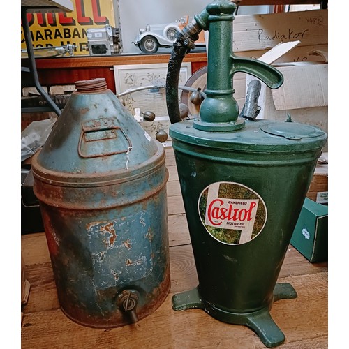 133 - A Vigzol cylindrical oil can, three other oil cans and a green painted forecourt oil dispenser (5)