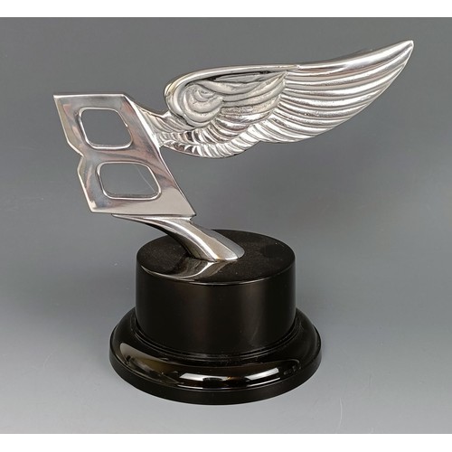 391 - An unusual Derby Bentley long winged Bentley Flying - B radiator mascot, circa 1931-1932, by repute ... 