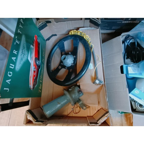 277 - A tap and die set, in a wooden box, 64 cm wide, a sander polisher, valet set, steering wheel, claxon... 