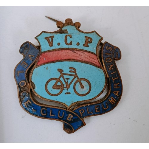 440 - A good group of assorted bicycle related items and ephemera, including pottery plates (box) Provenan... 