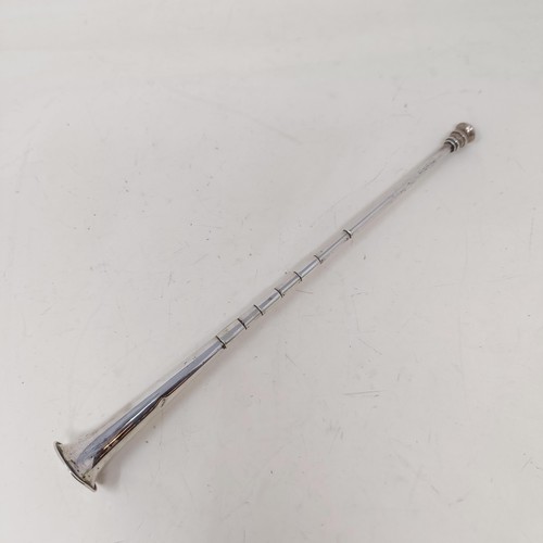 716 - An Edward VII silver novelty candle snuff, in the form of a hunting horn, 30 cm, 41 g