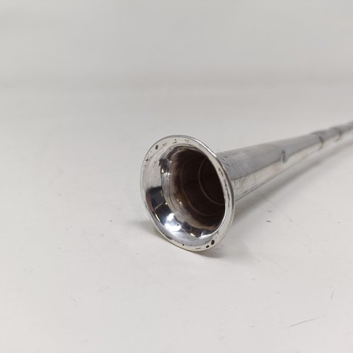 716 - An Edward VII silver novelty candle snuff, in the form of a hunting horn, 30 cm, 41 g